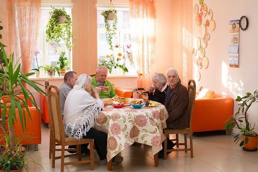 Дом интернат для престарелых уютное проживание и забота в комфортной обстановке
